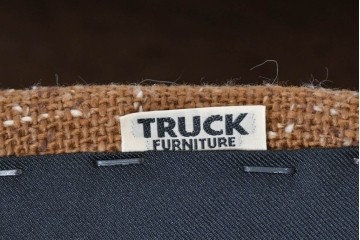 中古　トラックファニチャー(TRUCK FURNITURE)　楢(ナラ)材　ナチュラルな素材感が魅力のTORCH(トーチ)チェア4脚セット　定価(4脚合計)約32万7千円　(R-086861)