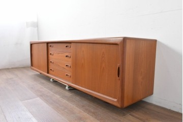 デンマークヴィンテージ　H.P. Hansen(H.P.ハンセン)　チーク材　脚欠損　滑らかなカーブを描くフレームのサイドボード　(R-086862)