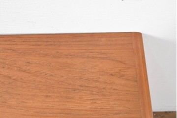 デンマークヴィンテージ　H.P. Hansen(H.P.ハンセン)　チーク材　脚欠損　滑らかなカーブを描くフレームのサイドボード　(R-086862)