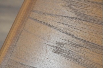 デンマークヴィンテージ　H.P. Hansen(H.P.ハンセン)　チーク材　脚欠損　滑らかなカーブを描くフレームのサイドボード　(R-086862)