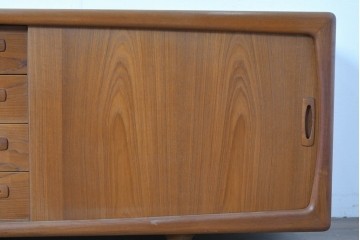 デンマークヴィンテージ　H.P. Hansen(H.P.ハンセン)　チーク材　脚欠損　滑らかなカーブを描くフレームのサイドボード　(R-086862)