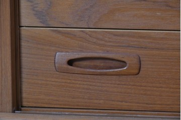 デンマークヴィンテージ　H.P. Hansen(H.P.ハンセン)　チーク材　脚欠損　滑らかなカーブを描くフレームのサイドボード　(R-086862)