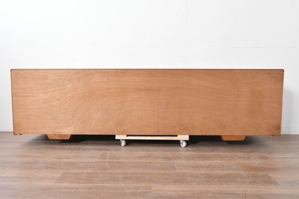 デンマークヴィンテージ　H.P. Hansen(H.P.ハンセン)　チーク材　脚欠損　滑らかなカーブを描くフレームのサイドボード　(R-086862)