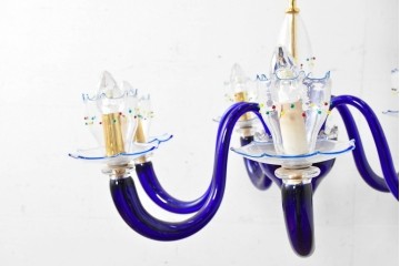 中古　イタリア製　ルミナベッラ取り扱い　De Majo(デ・マヨ)　ムラーノガラスの鮮やかなブルーが映える6灯シャンデリア　定価推定100万円以上　(R-086863)