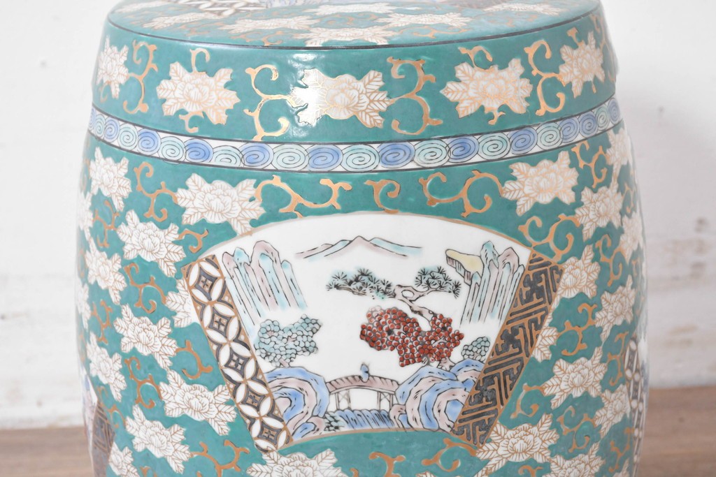 和製ヴィンテージ　高級品　GOLD IMARI　扇面模様(山水図・花鳥図)が描かれた有田焼のスツール　(R-086865)