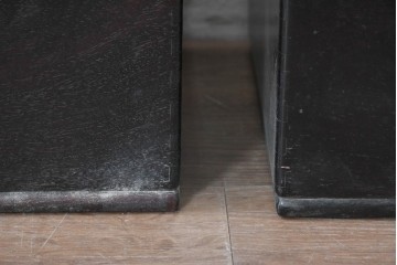 【簡易リペア限定品】　和製アンティーク　シタン材　木工芸品　持ち手金具付きの角火鉢2点セット　(R-086867)