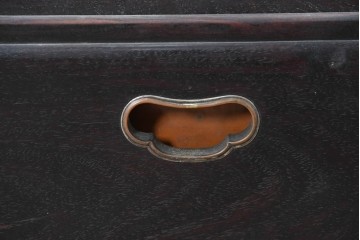 【簡易リペア限定品】　和製アンティーク　シタン材　木工芸品　持ち手金具付きの角火鉢2点セット　(R-086867)