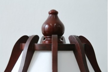 中古　民芸家具　木芸研究会　和洋折衷な挽き物×和紙張りのテーブルランプ　(R-086870)