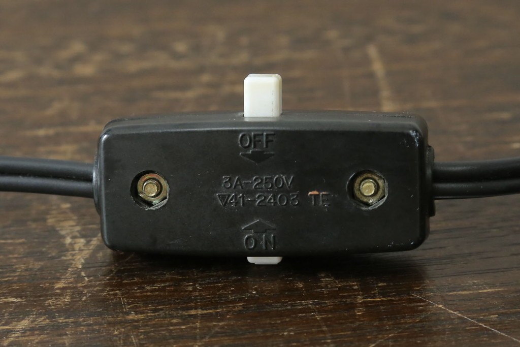 中古　民芸家具　木芸研究会　和洋折衷な挽き物×和紙張りのテーブルランプ　(R-086870)