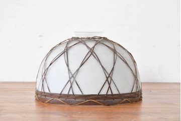 《引っ掛けシーリング式ペンダントライト加工費込み》　和製アンティーク　和の趣漂う竹網み細工のペンダントライト　(R-086871)