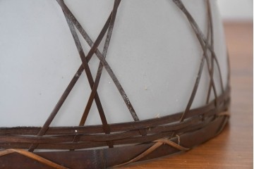 《引っ掛けシーリング式ペンダントライト加工費込み》　和製アンティーク　和の趣漂う竹網み細工のペンダントライト　(R-086871)