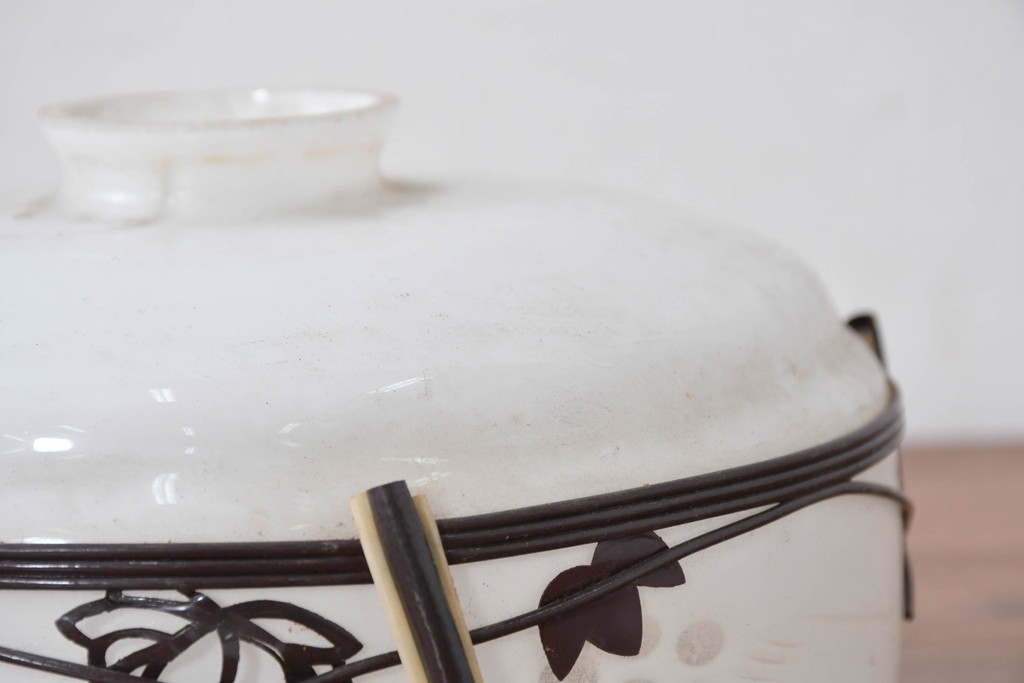 《引っ掛けシーリング式ペンダントライト加工費込み》　和製アンティーク　切子細工(葡萄)とセルロイド装飾をあしらったペンダントライト　(R-086873)