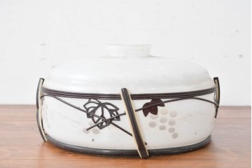 《引っ掛けシーリング式ペンダントライト加工費込み》　和製アンティーク　切子細工(葡萄)とセルロイド装飾をあしらったペンダントライト　(R-086873)