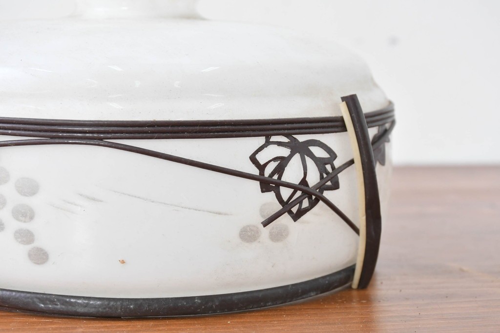 《引っ掛けシーリング式ペンダントライト加工費込み》　和製アンティーク　切子細工(葡萄)とセルロイド装飾をあしらったペンダントライト　(R-086873)