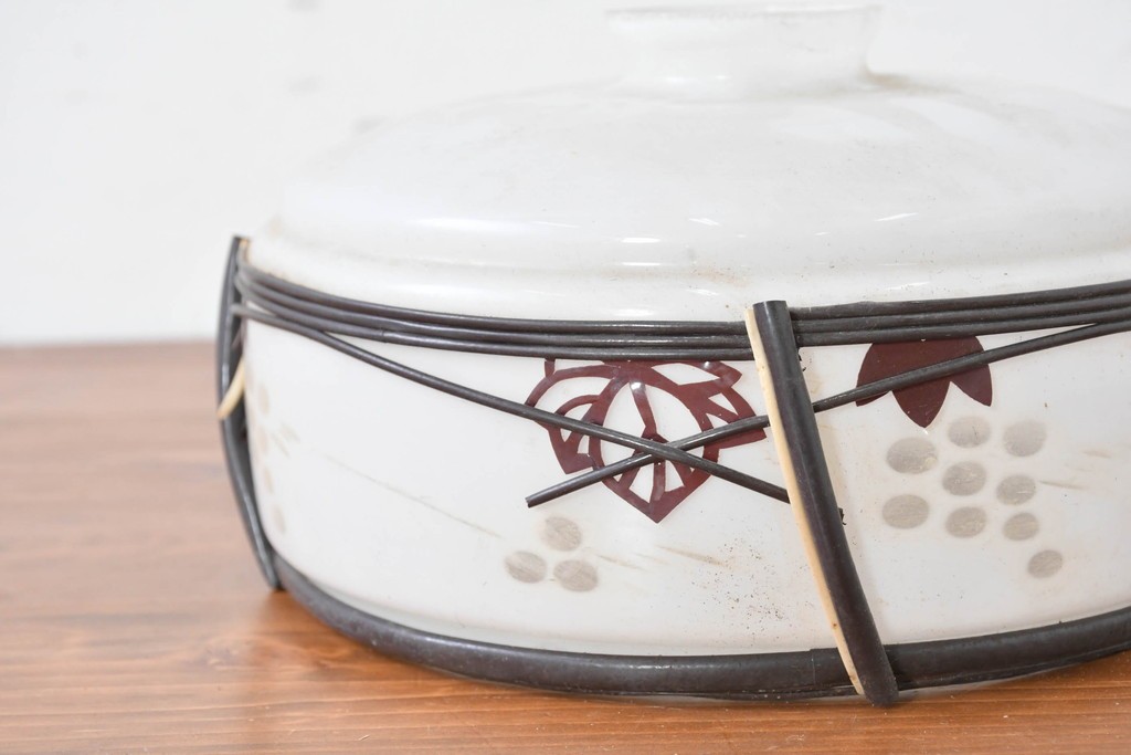 《引っ掛けシーリング式ペンダントライト加工費込み》　和製アンティーク　切子細工(葡萄)とセルロイド装飾をあしらったペンダントライト　(R-086874)