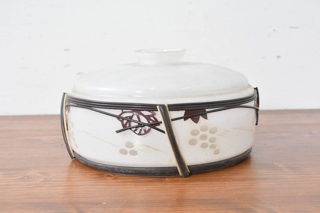 《引っ掛けシーリング式ペンダントライト加工費込み》　和製アンティーク　切子細工(葡萄)とセルロイド装飾をあしらったペンダントライト　(R-086874)