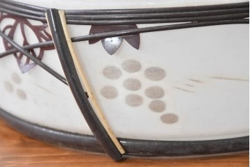 《引っ掛けシーリング式ペンダントライト加工費込み》　和製アンティーク　切子細工(葡萄)とセルロイド装飾をあしらったペンダントライト　(R-086874)