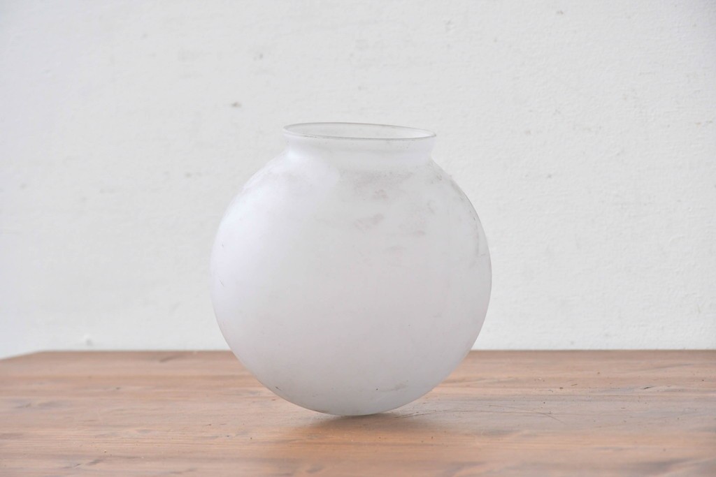 《引っ掛けシーリング式ペンダントライト加工費込み》　和製アンティーク　透け感のあるガラスが特徴の球体型ペンダントライト　(R-086878)