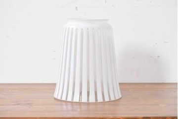 《引っ掛けシーリング式ペンダントライト加工費込み》　和製アンティーク　希少デザイン　大振りサイズ　レトロなストライプが可愛らしい切子細工のペンダントライト　(R-086879)