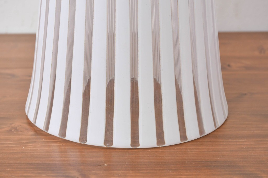 《引っ掛けシーリング式ペンダントライト加工費込み》　和製アンティーク　希少デザイン　大振りサイズ　レトロなストライプが可愛らしい切子細工のペンダントライト　(R-086879)