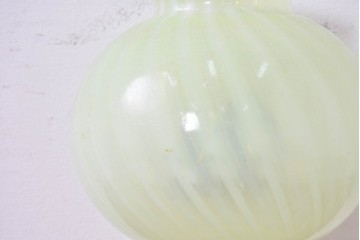 《引っ掛けシーリング式ペンダントライト加工費込み》　イギリスアンティーク　W.A.S. Benson(ウィリアム・アーサー・スミス・ベンソン)　オパールセントガラス　淡い発色が美しいウランガラス(ヴァセリンガラス)のペンダントライト　(R-086880)