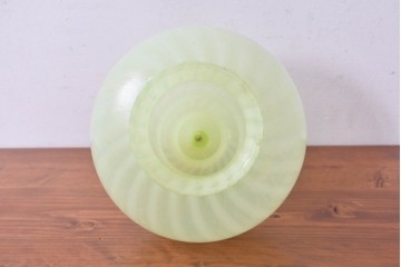 《引っ掛けシーリング式ペンダントライト加工費込み》　イギリスアンティーク　W.A.S. Benson(ウィリアム・アーサー・スミス・ベンソン)　オパールセントガラス　淡い発色が美しいウランガラス(ヴァセリンガラス)のペンダントライト　(R-086880)