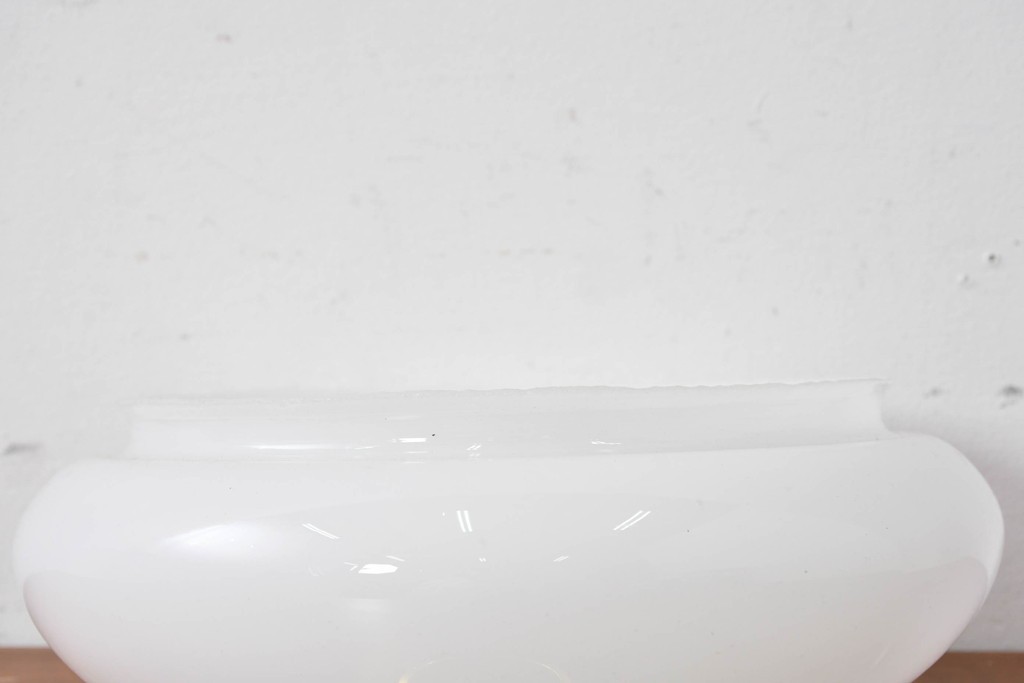 《天井・壁付け照明加工費込み》　和製ヴィンテージ　ふっくらとした円形フォルムのシンプルなシーリングライト　(R-086882)