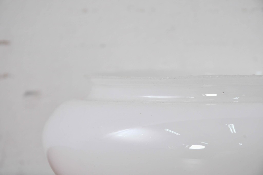 《天井・壁付け照明加工費込み》　和製ヴィンテージ　ふっくらとした円形フォルムのシンプルなシーリングライト　(R-086882)