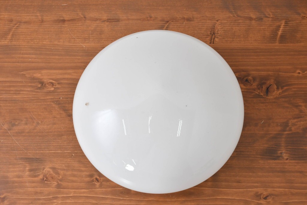 《天井・壁付け照明加工費込み》　和製ヴィンテージ　ふっくらとした円形フォルムのシンプルなシーリングライト　(R-086882)