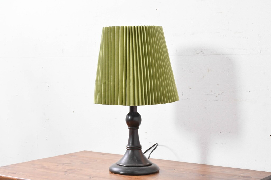 中古　松本民芸家具　和洋折衷デザイン　和紙製プリーツシェードのA型スタンド　(R-086883)