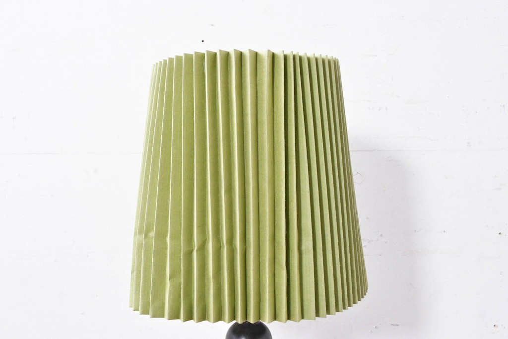 中古　松本民芸家具　和洋折衷デザイン　和紙製プリーツシェードのA型スタンド　(R-086883)