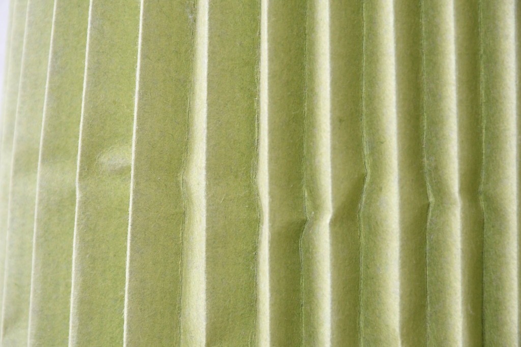 中古　松本民芸家具　和洋折衷デザイン　和紙製プリーツシェードのA型スタンド　(R-086883)