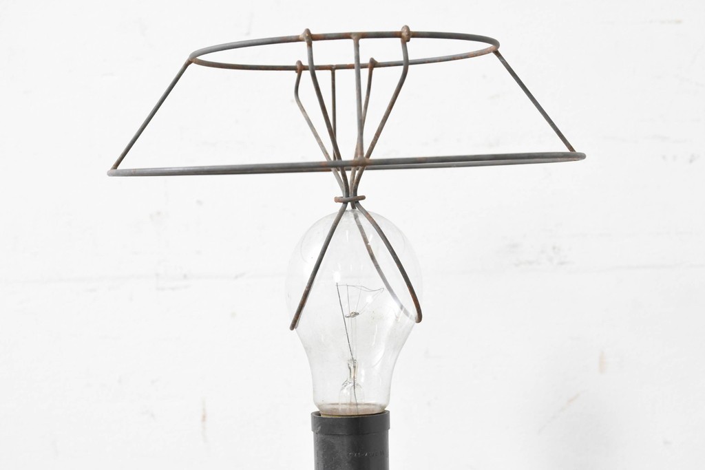 中古　松本民芸家具　和洋折衷デザイン　和紙製プリーツシェードのA型スタンド　(R-086883)