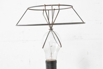 中古　松本民芸家具　和洋折衷デザイン　和紙製プリーツシェードのA型スタンド　(R-086883)