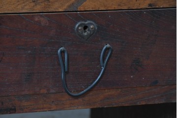 和製アンティーク　明治大正期　総欅(ケヤキ)材　引き出し3杯付きの文机　(R-086886)