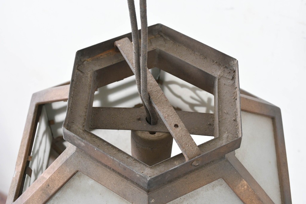 和製アンティーク　花菱文様をあしらった六角形のシーリングライト　(R-086887)