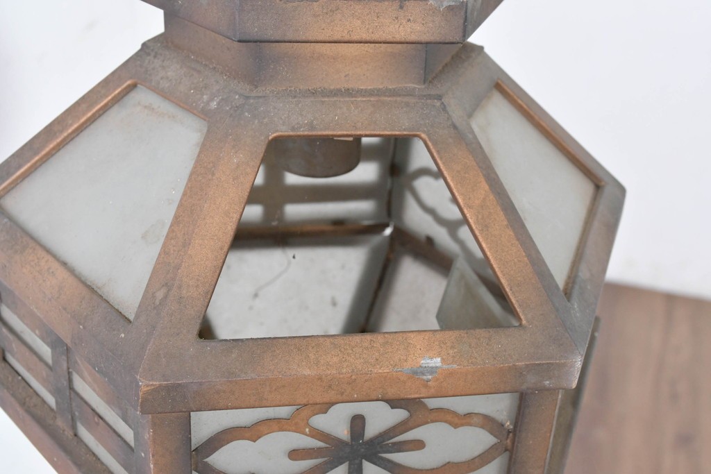 和製アンティーク　花菱文様をあしらった六角形のシーリングライト　(R-086887)