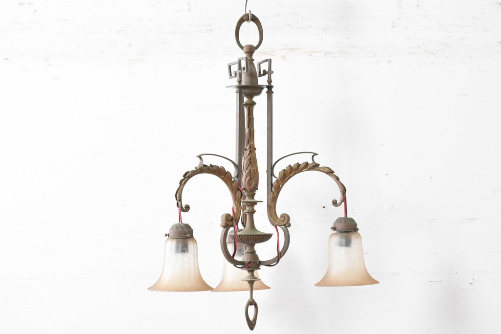 フランスアンティーク　優美な曲線を描く真鍮フレームの3灯シャンデリア　(R-086888)