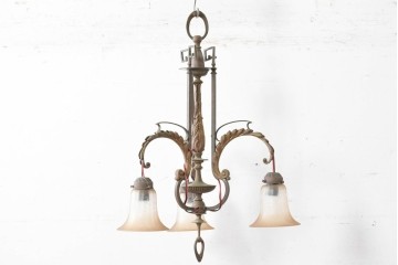 フランスアンティーク　優美な曲線を描く真鍮フレームの3灯シャンデリア　(R-086888)