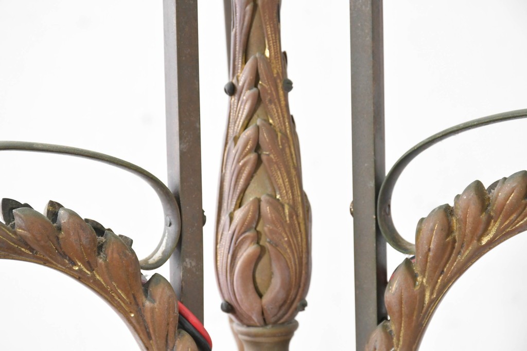 フランスアンティーク　優美な曲線を描く真鍮フレームの3灯シャンデリア　(R-086888)