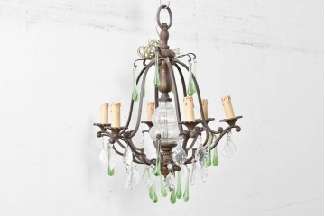 フランスアンティーク　Lloyd's Antiques(ロイズアンティークス)取り扱い　グリーンドロップのガラスが華やかに揺れるエレガントなシャンデリア　(R-086890)