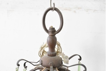 フランスアンティーク　Lloyd's Antiques(ロイズアンティークス)取り扱い　グリーンドロップのガラスが華やかに揺れるエレガントなシャンデリア　(R-086890)