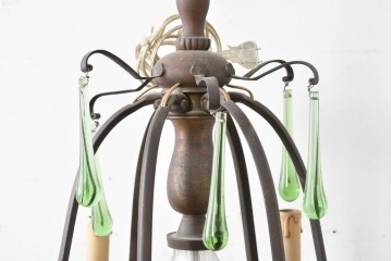フランスアンティーク　Lloyd's Antiques(ロイズアンティークス)取り扱い　グリーンドロップのガラスが華やかに揺れるエレガントなシャンデリア　(R-086890)