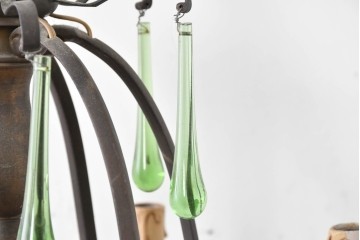 フランスアンティーク　Lloyd's Antiques(ロイズアンティークス)取り扱い　グリーンドロップのガラスが華やかに揺れるエレガントなシャンデリア　(R-086890)