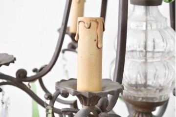 フランスアンティーク　Lloyd's Antiques(ロイズアンティークス)取り扱い　グリーンドロップのガラスが華やかに揺れるエレガントなシャンデリア　(R-086890)