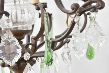 フランスアンティーク　Lloyd's Antiques(ロイズアンティークス)取り扱い　グリーンドロップのガラスが華やかに揺れるエレガントなシャンデリア　(R-086890)