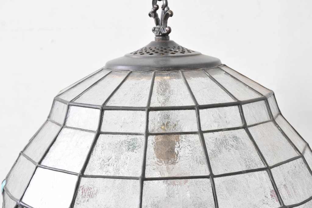 イギリスヴィンテージ　ビビッドな差し色が目を惹くステンドグラスの球体型ペンダントライト　(R-086891)