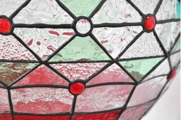 イギリスヴィンテージ　ビビッドな差し色が目を惹くステンドグラスの球体型ペンダントライト　(R-086892)