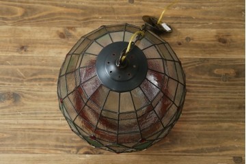 イギリスヴィンテージ　ビビッドな差し色が目を惹くステンドグラスの球体型ペンダントライト　(R-086892)