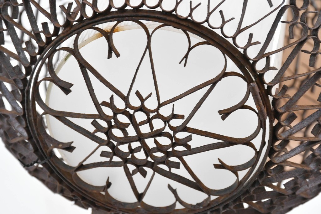 和製アンティーク　透かし模様が印象的な球体デザインの吊り下げ照明　(R-086894)